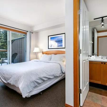Glaciers Reach By Allseason Vacation Rentals Whistler Exterior photo