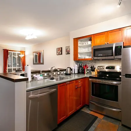 Glaciers Reach By Allseason Vacation Rentals Whistler Exterior photo