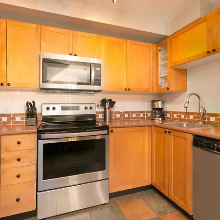 Glaciers Reach By Allseason Vacation Rentals Whistler Exterior photo