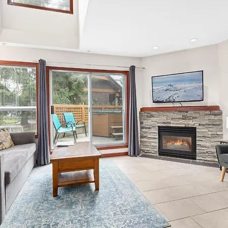 Glaciers Reach By Allseason Vacation Rentals Whistler Exterior photo