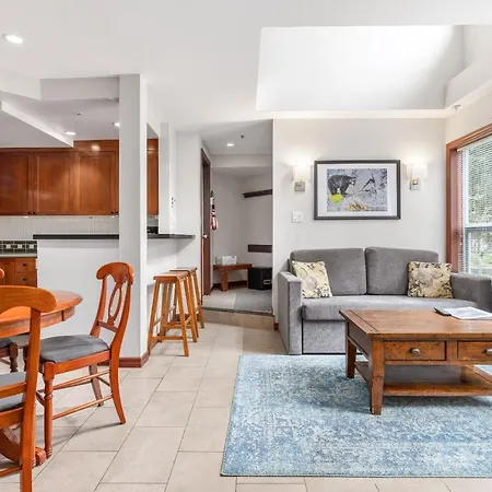 Glaciers Reach By Allseason Vacation Rentals Whistler Exterior photo